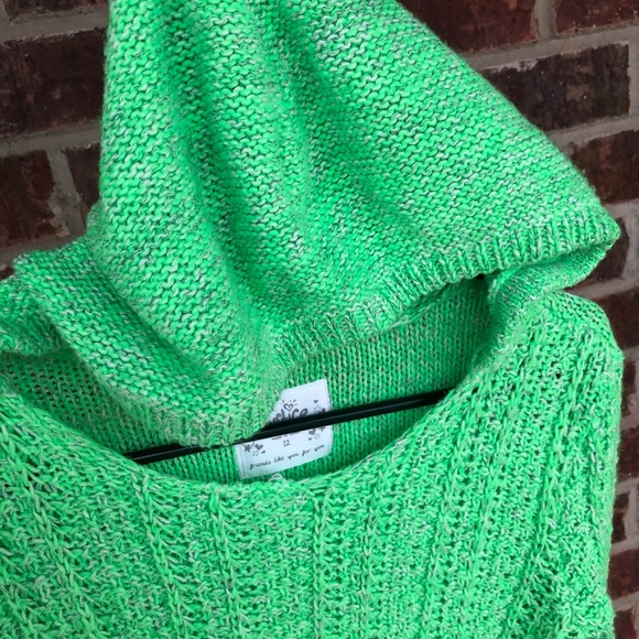 Girl’s Justice Green Shorter Hooded Sweater Size 12 - Picture 5 of 5
